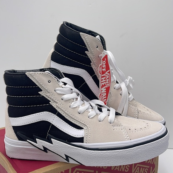 Vans WMNS High-Top Sneakers in Black White Sk8-Hi Bolt
Antique White/Black - Picture 7 of 16
